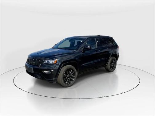 2022 Jeep Grand Cherokee Laredo