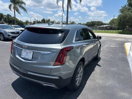 2023 Cadillac XT5 Premium Luxury