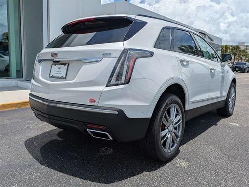 2025 Cadillac XT5 Sport