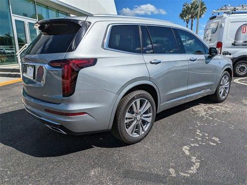 2025 Cadillac XT6 Premium Luxury FWD