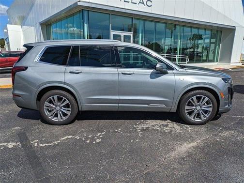 2025 Cadillac XT6 Premium Luxury FWD