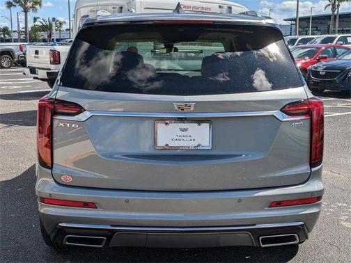 2025 Cadillac XT6 Premium Luxury FWD