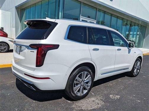 2025 Cadillac XT6 Premium Luxury FWD