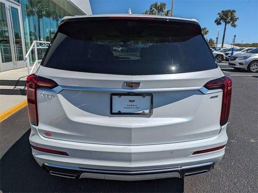 2025 Cadillac XT6 Premium Luxury FWD