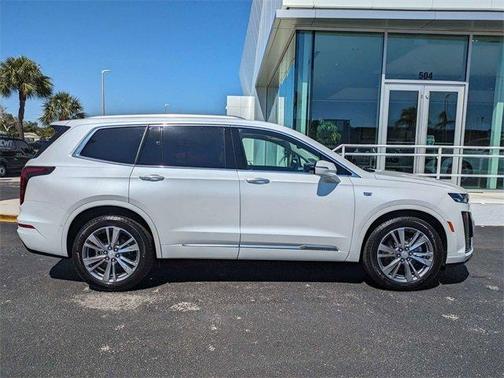 2025 Cadillac XT6 Premium Luxury FWD