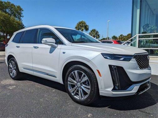 2025 Cadillac XT6 Premium Luxury FWD