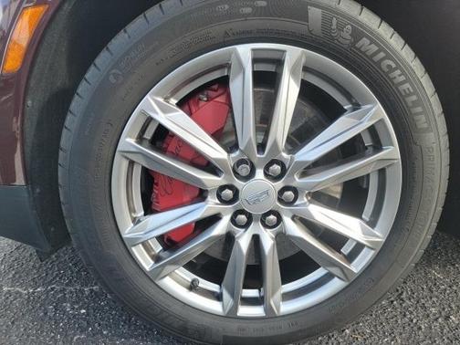2022 Cadillac XT5 Sport