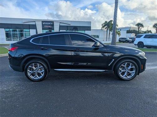 2023 BMW X4 xDrive30i