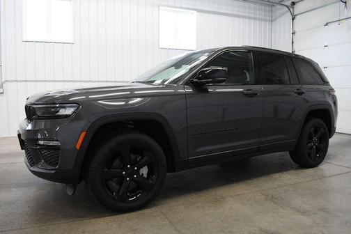 Baltic Gray Metallic Clearcoat 2024 Jeep Grand Cherokee Limited