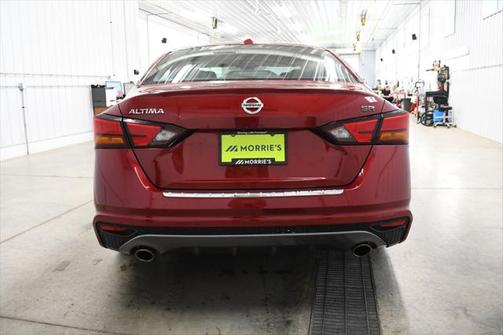 2022 Nissan Altima SR FWD
