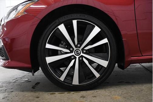 2022 Nissan Altima SR FWD
