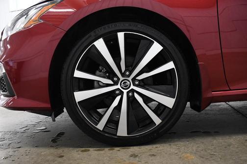 2022 Nissan Altima SR FWD