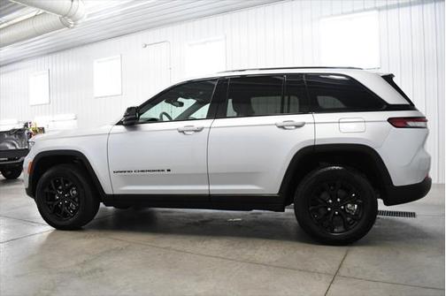 2024 Jeep Grand Cherokee Altitude