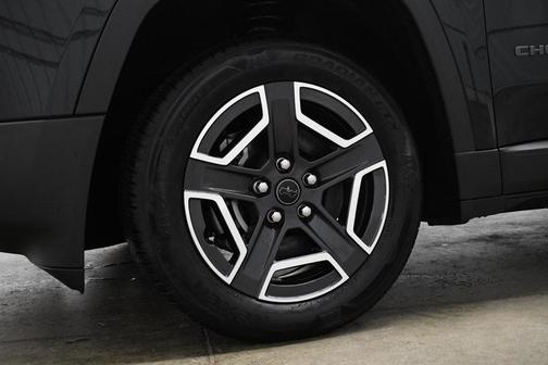 Diamond Black Crystal Pearlcoat 2026 Jeep Cherokee Limited