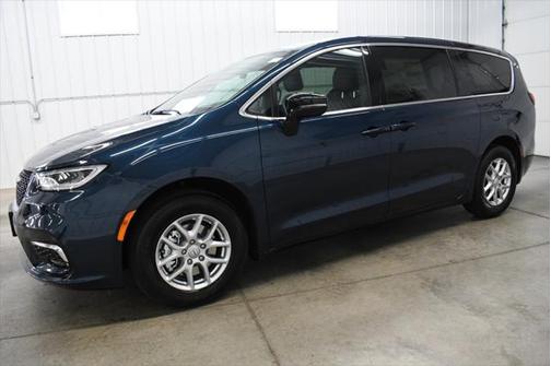 2025 Chrysler Pacifica L