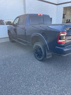 2022 RAM 2500 Laramie Crew Cab 4x4 6'4' Box