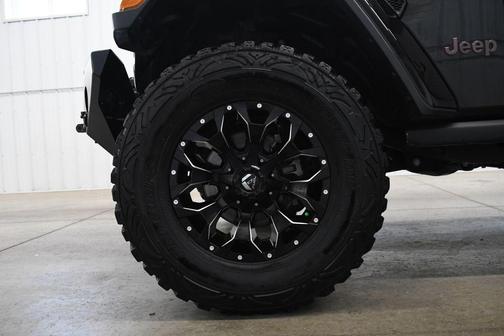 Black Clearcoat 2020 Jeep Gladiator Rubicon