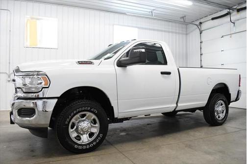 2024 RAM 2500 Tradesman Regular Cab 4x4 8' Box