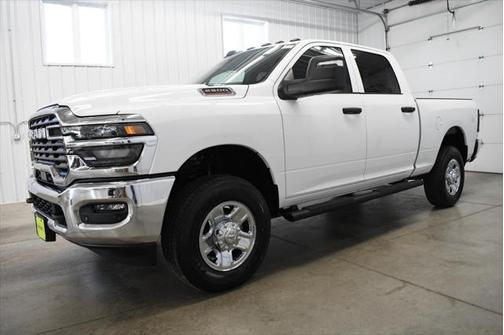 2025 RAM 2500 Tradesman Crew Cab 4x4 6'4' Box