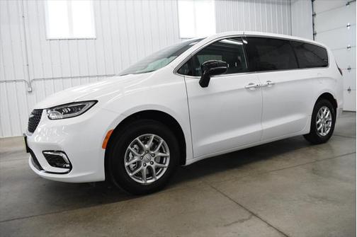 2025 Chrysler Pacifica L