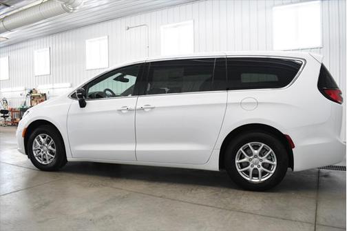 2025 Chrysler Pacifica L