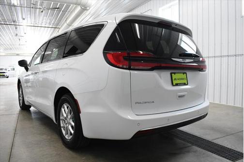 2025 Chrysler Pacifica L