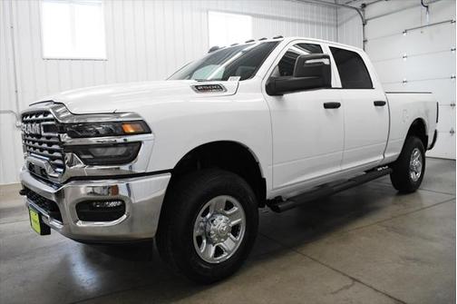 2025 RAM 2500 Tradesman Crew Cab 4x4 6'4' Box
