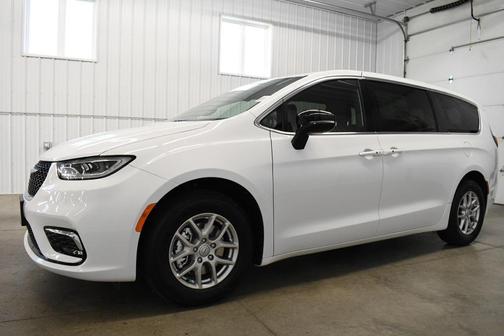 2026 Chrysler Pacifica L