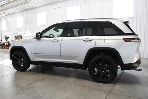 2024 Jeep Grand Cherokee Altitude