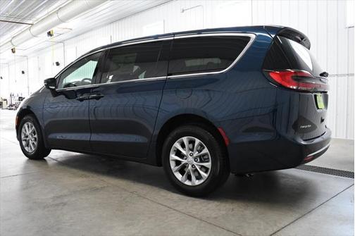 2025 Chrysler Pacifica L