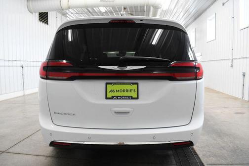 Bright White Clearcoat 2023 Chrysler Pacifica Touring L