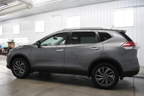 Gun Metallic 2016 Nissan Rogue SL