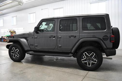 2026 Jeep Wrangler 4-Door Sahara 4x4