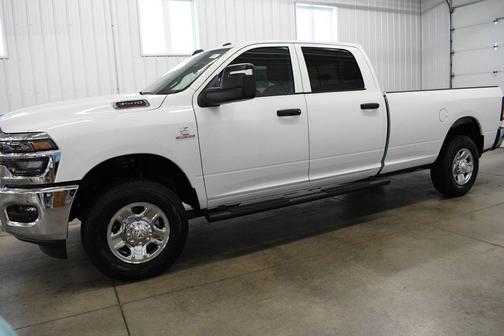 Bright White Clearcoat 2026 RAM 3500 Tradesman Crew Cab 4x4 8' Box