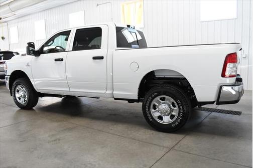 2024 RAM 2500 Tradesman Crew Cab 4x4 6'4' Box
