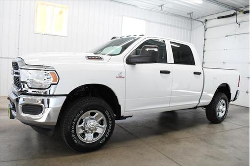 2024 RAM 2500 Tradesman Crew Cab 4x4 6'4' Box