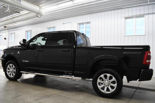 2022 RAM 2500 Laramie Crew Cab 4x4 6'4' Box