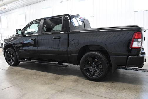 Diamond Black Crystal Pearlcoat 2023 RAM 1500 Big Horn/Lone Star