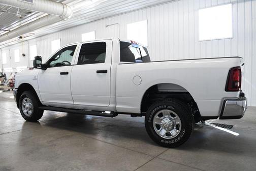 2026 RAM 2500 Tradesman Crew Cab 4x4 6'4' Box