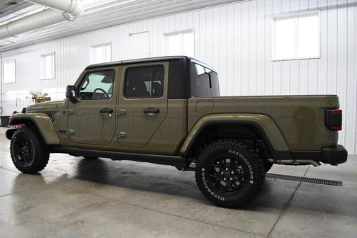 2026 Jeep Gladiator Willys 4x4