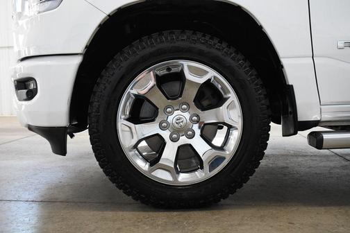 Bright White Clearcoat 2019 RAM 1500 Big Horn