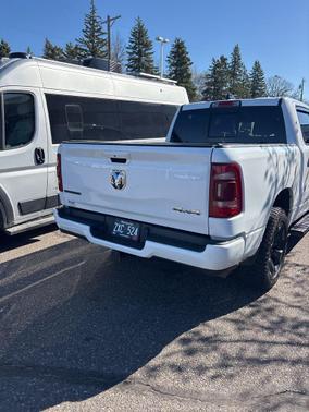 Bright White Clearcoat 2019 RAM 1500 Big Horn