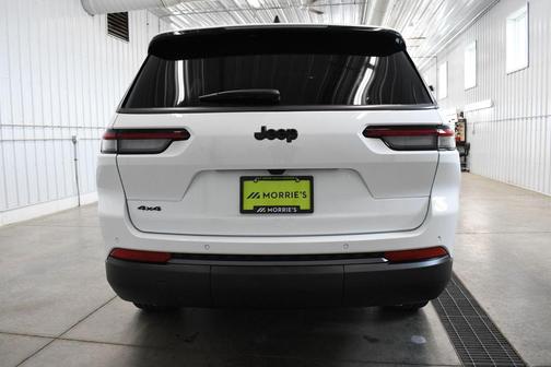 Bright White Clearcoat 2026 Jeep Grand Cherokee L Altitude