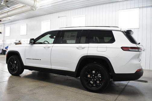Bright White Clearcoat 2026 Jeep Grand Cherokee L Altitude