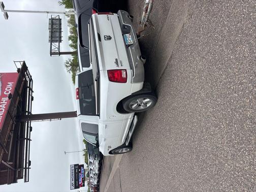 Bright White Clearcoat 2019 RAM 1500 Big Horn