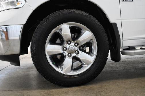 Bright White Clearcoat 2019 RAM 1500 Big Horn
