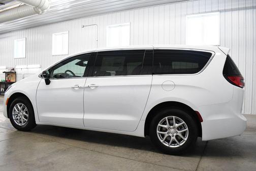 Bright White 2027 Chrysler Pacifica L