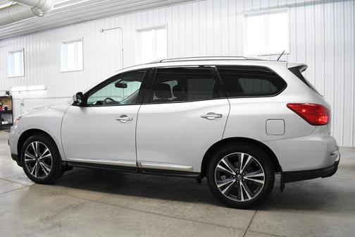 2017 Nissan Pathfinder Platinum