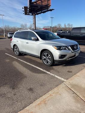 2017 Nissan Pathfinder Platinum