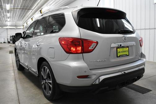 2017 Nissan Pathfinder Platinum